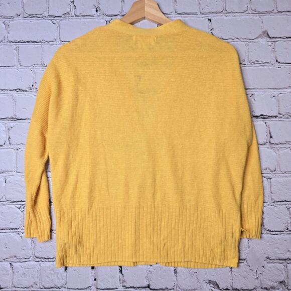 Christian Siriano Linen Blend Butter Yellow Button V-Neck Cardigan Size Medium - Picture 8 of 11